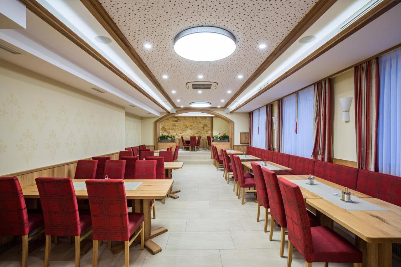 Hotel Freiensteinerhof Superior Sankt Peter-Freienstein Extérieur photo