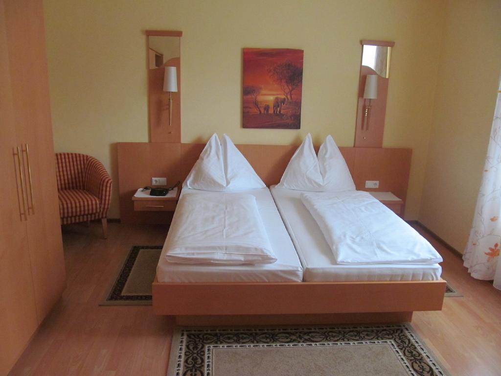 Hotel Freiensteinerhof Superior Sankt Peter-Freienstein Extérieur photo