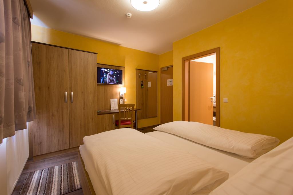 Hotel Freiensteinerhof Superior Sankt Peter-Freienstein Extérieur photo