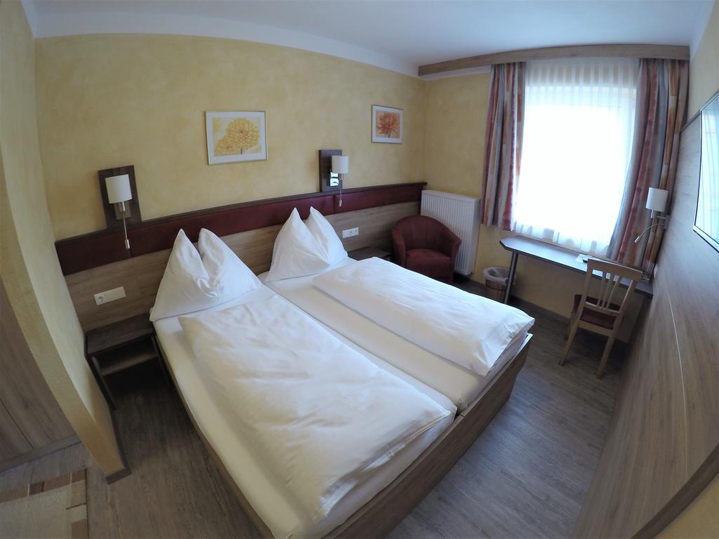 Hotel Freiensteinerhof Superior Sankt Peter-Freienstein Extérieur photo